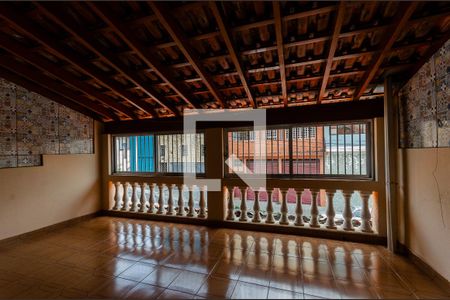 Casa à venda com 240m², 3 quartos e 2 vagasSacada quarto 2