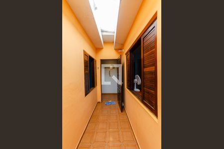 Casa à venda com 240m², 3 quartos e 2 vagasCorredor