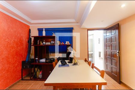 Escritório de casa à venda com 3 quartos, 240m² em Parque São Luís, São Paulo