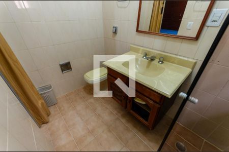 Casa à venda com 240m², 3 quartos e 2 vagasBanheiro da Suíte