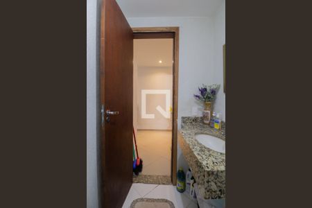 Casa de condomínio à venda com 200m², 4 quartos e 3 vagas Casa de condomínio à venda com 200m², 4 quartos e 3 vagasLavabo