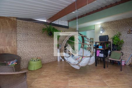 Casa de condomínio à venda com 200m², 4 quartos e 3 vagas Casa de condomínio à venda com 200m², 4 quartos e 3 vagasTerraço