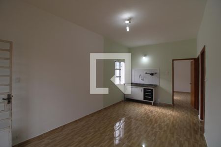 Sala de casa para alugar com 2 quartos, 126m² em Vila Marari, São Paulo