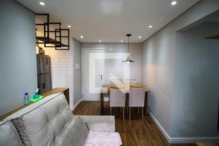 Sala de apartamento à venda com 2 quartos, 48m² em Vila Carmosina, São Paulo