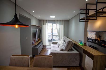 Sala de apartamento à venda com 2 quartos, 48m² em Vila Carmosina, São Paulo