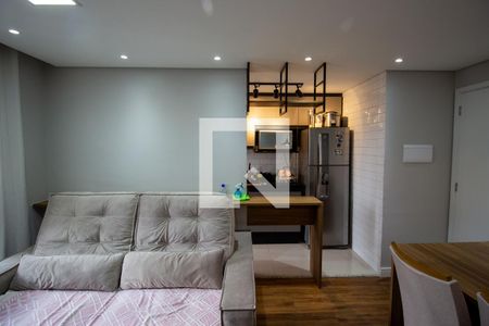 Sala de apartamento à venda com 2 quartos, 48m² em Vila Carmosina, São Paulo