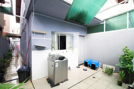 Casa à venda com 120m², 3 quartos e 2 vagas Casa à venda com 120m², 3 quartos e 2 vagasÁrea de Serviço/Quintal