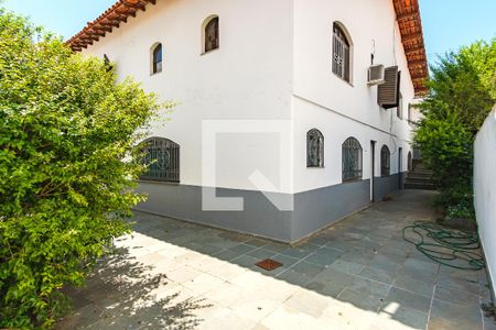 Casa à venda com 250m², 7 quartos e 6 vagasQuintal