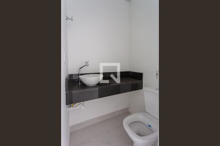 Lavabo de apartamento para alugar com 2 quartos, 64m² em Santa Efigênia, Belo Horizonte