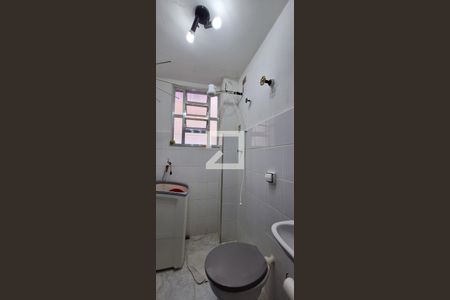 Banheiro de apartamento para alugar com 1 quarto, 46m² em Boqueirão, Praia Grande