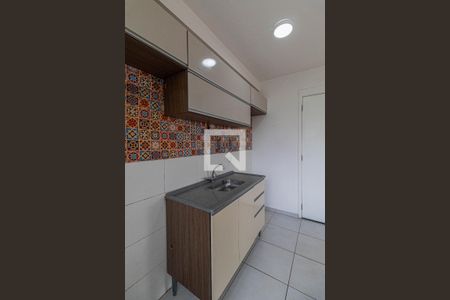 Sala/Cozinha/Área de Serviço  de apartamento à venda com 2 quartos, 38m² em Vila Nhocune, São Paulo