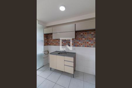 Sala/Cozinha/Área de Serviço  de apartamento à venda com 2 quartos, 38m² em Vila Nhocune, São Paulo
