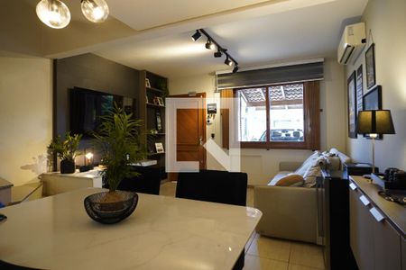 Sala de casa à venda com 3 quartos, 150m² em Morro Santana, Porto Alegre
