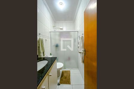 Casa à venda com 255m², 4 quartos e 6 vagasBanheiro da Suíte