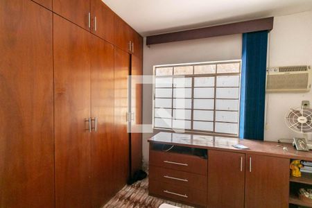 Quarto  de casa à venda com 2 quartos, 185m² em Planalto, Belo Horizonte