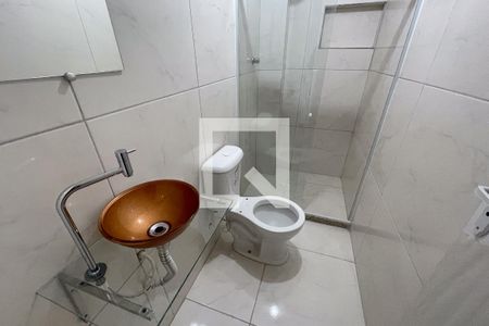 Banheiro de apartamento para alugar com 2 quartos, 59m² em Jardim Vinte E Cinco de Agosto, Duque de Caxias