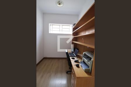 Casa à venda com 177m², 3 quartos e 1 vagaEscritório