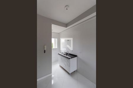 Cozinha e Área de Serviço de apartamento para alugar com 2 quartos, 41m² em Vila Ré, São Paulo