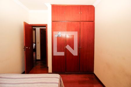Apartamento à venda com 251m², 5 quartos e 2 vagasQuarto 