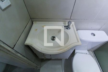 Banheiro de kitnet/studio para alugar com 1 quarto, 17m² em Mooca, São Paulo