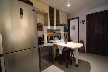 Apartamento à venda com 104m², 3 quartos e 3 vagasCozinha e Área de Serviço