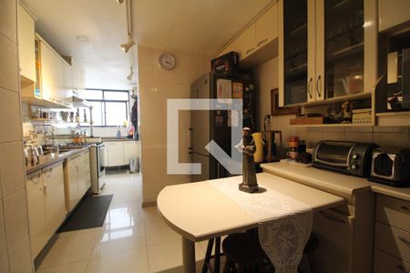 Apartamento à venda com 104m², 3 quartos e 3 vagasCozinha e Área de Serviço