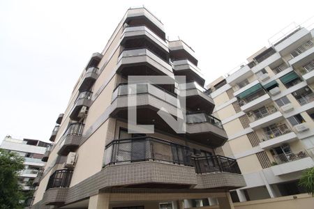 Apartamento à venda com 104m², 3 quartos e 3 vagasFachada