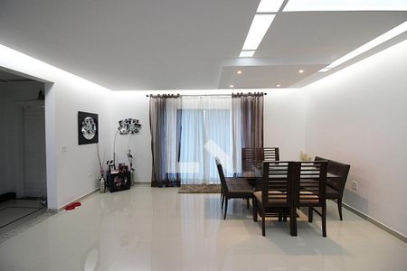 Sala  de casa para alugar com 3 quartos, 275m² em Santa Terezinha, São Bernardo do Campo