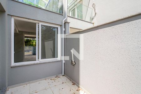 Casa de condomínio à venda com 325m², 4 quartos e 3 vagas Casa de condomínio à venda com 325m², 4 quartos e 3 vagasQuintal