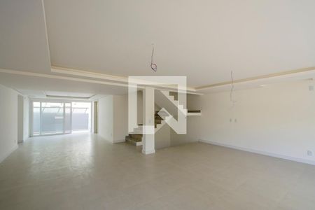 Casa de condomínio à venda com 549m², 4 quartos e 3 vagasSala