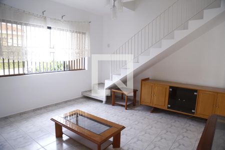 Sala de casa para alugar com 3 quartos, 130m² em Jardim Mangalot, São Paulo