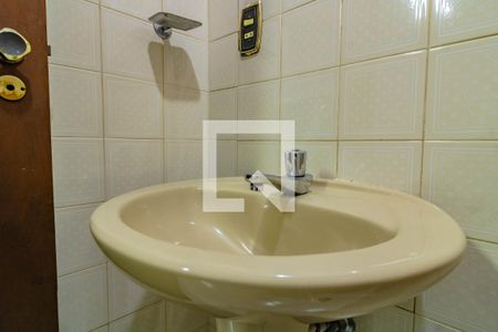 Casa à venda com 210m², 4 quartos e 2 vagasLavabo