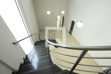 Escada de casa para alugar com 5 quartos, 600m² em Setor Bueno, Goiânia