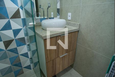 Banheiro de apartamento para alugar com 1 quarto, 27m² em Bela Vista, São Paulo