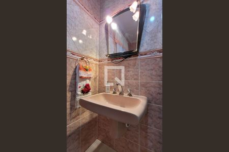 Casa à venda com 247m², 3 quartos e 5 vagasBanheiro 2