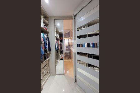 Casa à venda com 247m², 3 quartos e 5 vagasCloset