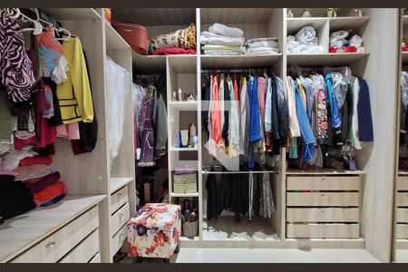 Casa à venda com 247m², 3 quartos e 5 vagasCloset