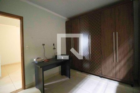 Quarto 2 de casa para alugar com 4 quartos, 190m² em Setor Urias Magalhães, Goiânia
