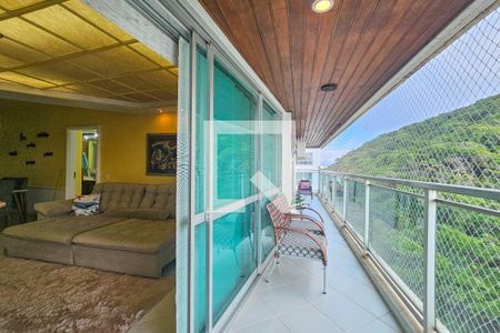 Apartamento para alugar com 170m², 3 quartos e 4 vagasVaranda