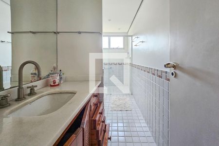 Apartamento para alugar com 170m², 3 quartos e 4 vagasBanheiro da Suíte