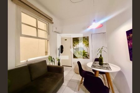 Studio Sala de kitnet/studio para alugar com 1 quarto, 29m² em Copacabana, Rio de Janeiro