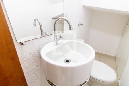 Casa à venda com 86m², 2 quartos e 2 vagasBanheiroV