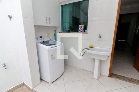 Casa à venda com 86m², 2 quartos e 2 vagasArea de serviço