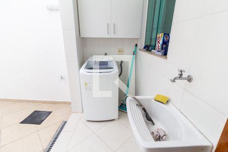 Casa à venda com 86m², 2 quartos e 2 vagasArea de serviço