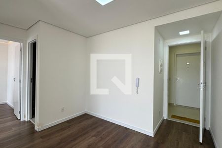 Sala de apartamento à venda com 2 quartos, 48m² em Jardim Tupanci, Barueri