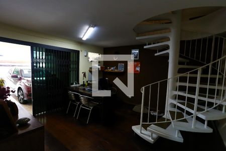 Casa à venda com 308m², 3 quartos e 4 vagas Casa à venda com 308m², 3 quartos e 4 vagasEscritório