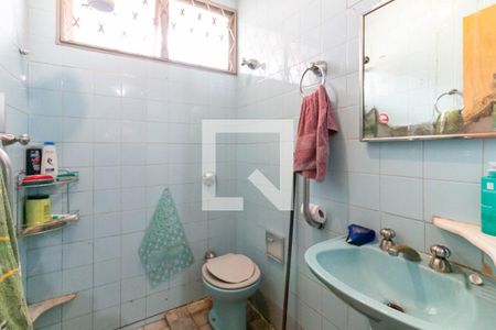 Casa à venda com 230m², 4 quartos e 2 vagasBanheiro 2