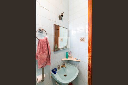 Casa à venda com 230m², 4 quartos e 2 vagasBanheiro 2