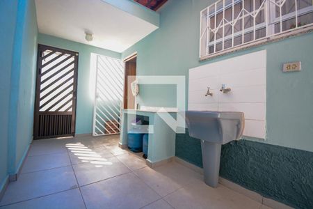 Casa à venda com 160m², 3 quartos e 4 vagas Casa à venda com 160m², 3 quartos e 4 vagasÁrea de Serviço - 1