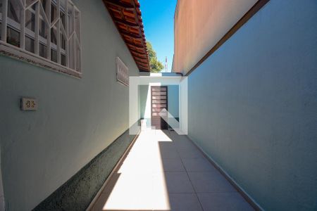 Casa à venda com 160m², 3 quartos e 4 vagas Casa à venda com 160m², 3 quartos e 4 vagasQuinta - lateral